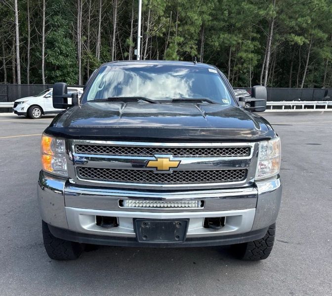 Photo 2 of 2013 Chevrolet Silverado 1500 Crew Cab LT Pickup 4D 5 3/4 ft