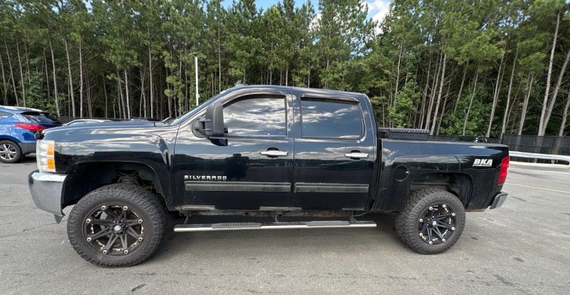 Photo 4 of 2013 Chevrolet Silverado 1500 Crew Cab LT Pickup 4D 5 3/4 ft