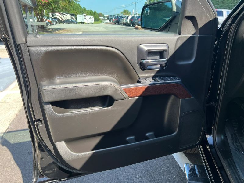 2014 GMC Sierra 1500 Double Cab SLE Pickup 4D 6 1/2 ft - Image 4