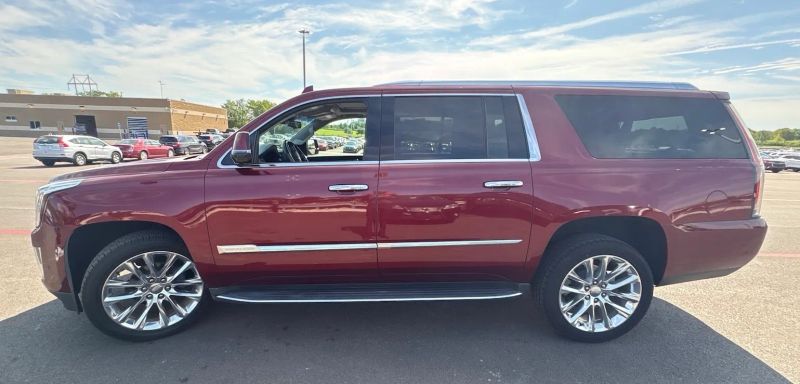 Photo 4 of 2017 Cadillac Escalade ESV Luxury Sport Utility 4D