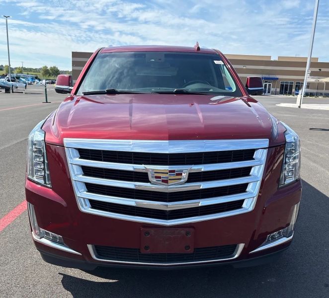 Photo 2 of 2017 Cadillac Escalade ESV Luxury Sport Utility 4D