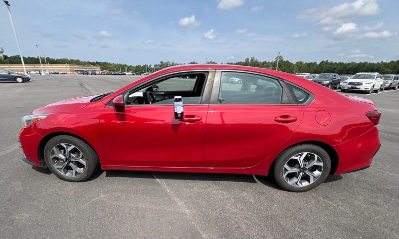 2019 Kia Forte LXS Sedan 4D - Image 4