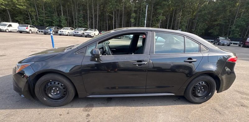 2020 Toyota Corolla LE Sedan 4D - Image 4