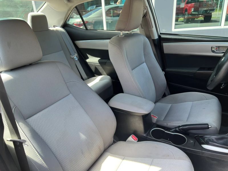 Photo 2 of 2016 Toyota Corolla LE Sedan 4D