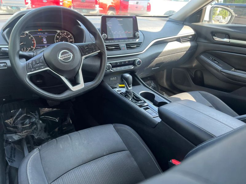 Photo 3 of 2022 Nissan Altima 2.5 SV Sedan 4D