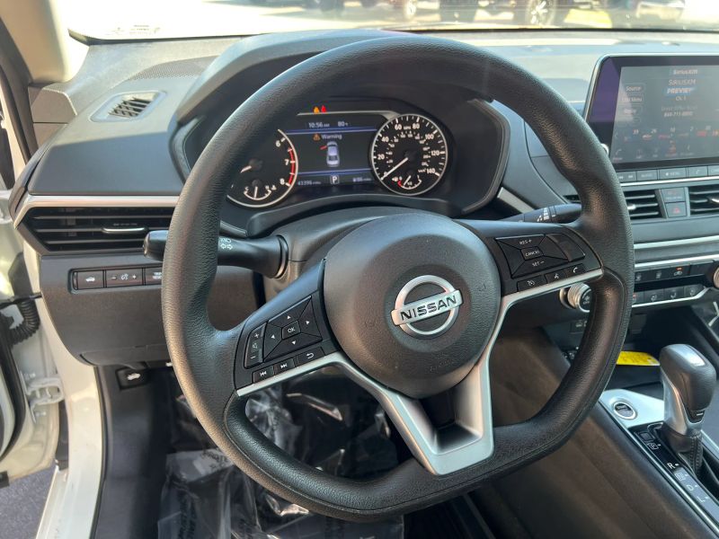 Photo 5 of 2022 Nissan Altima 2.5 SV Sedan 4D