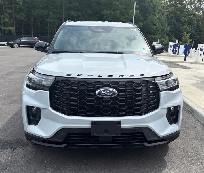 Photo 2 of 2026 Ford Explorer ST-Line Sport Utility 4D