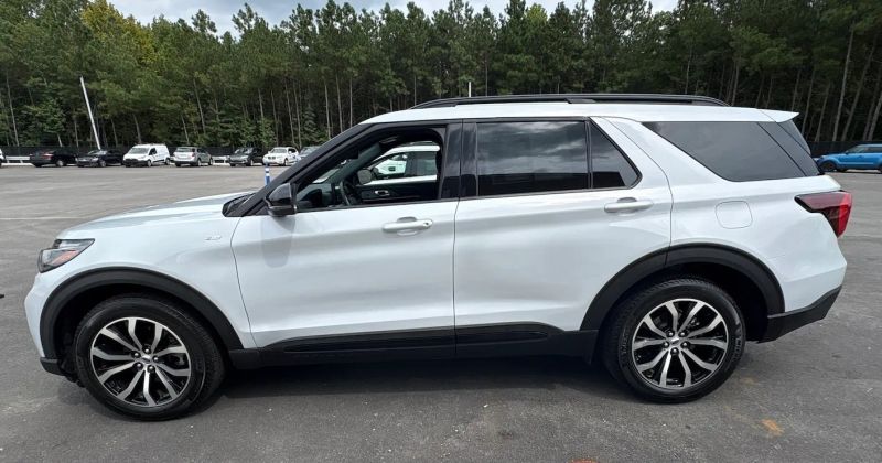 Photo 4 of 2026 Ford Explorer ST-Line Sport Utility 4D