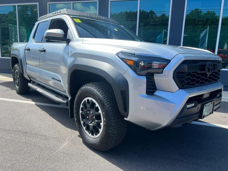 2025 Toyota Tacoma Crew Cab TRD Off-Road 4WD 2.4L I4 Turbo Auto - Image 3