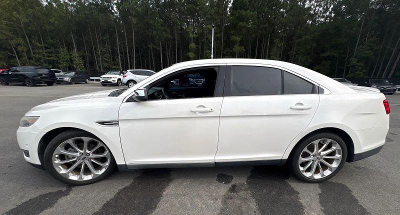 2014 Toyota Taurus Limited Sedan 4D - Image 4