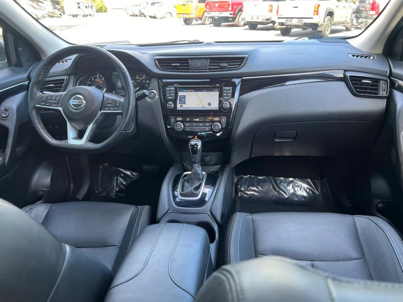 Photo 3 of 2017 Nissan Rogue Sport SL Sport Utility 4D