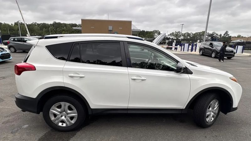 Photo 4 of 2014 Toyota RAV4 LE Sport Utility 4D