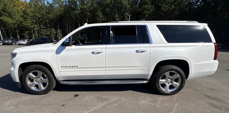 2017 Chevrolet Suburban Premier Sport Utility 4D - Image 5