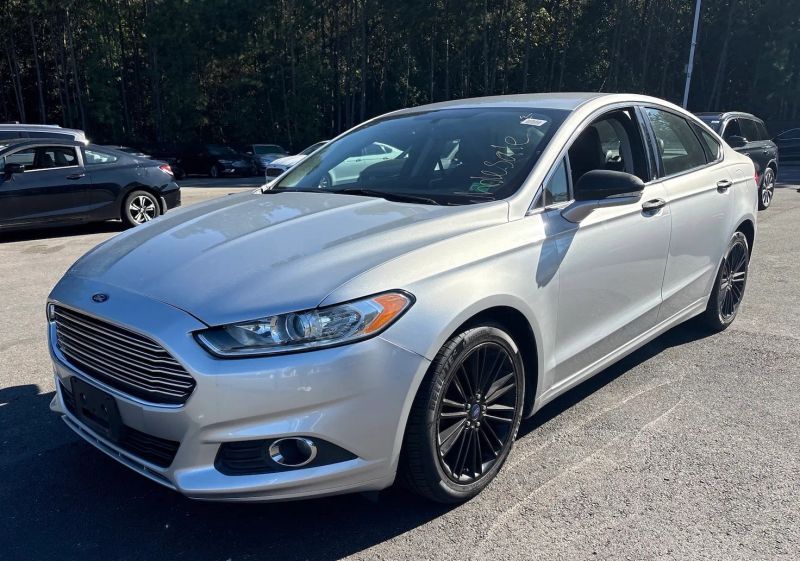 2016 Ford Fusion SE Sedan 4D - Image 3
