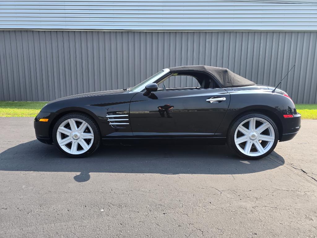 2005 Chrysler Crossfire BASE - Image 2