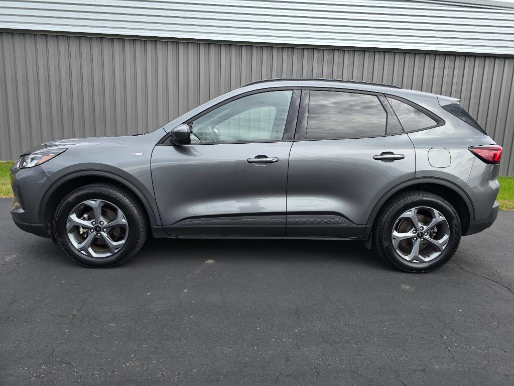 Photo 2 of 2025 Ford Escape ST-Line Select