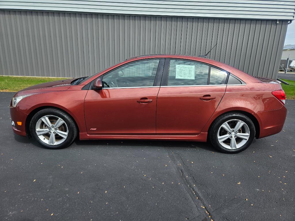 Photo 2 of 2013 Chevrolet Cruze 2LT Auto