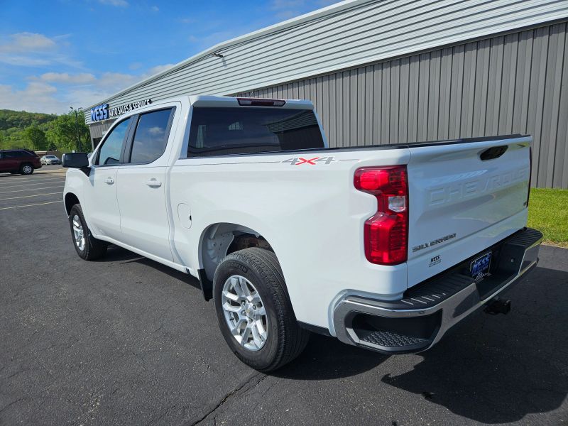 2022 Chevrolet Silverado 1500 LT - Image 3
