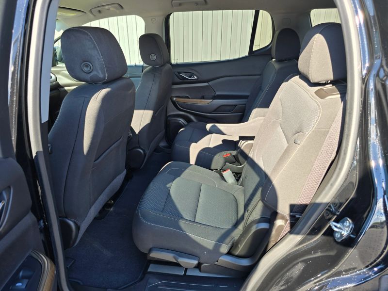 2022 GMC Acadia SLE - Photo 16