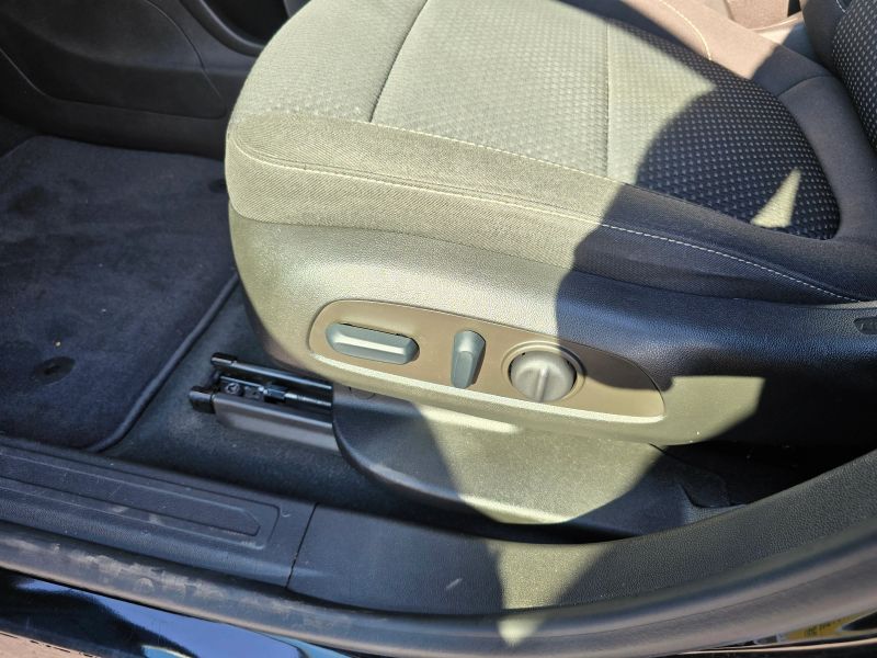 2022 GMC Acadia SLE - Photo 20