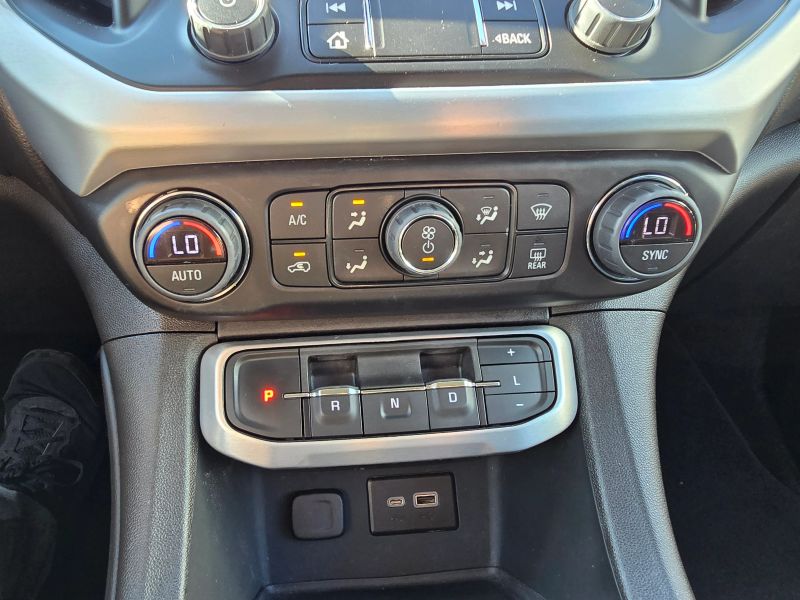 2022 GMC Acadia SLE - Photo 26