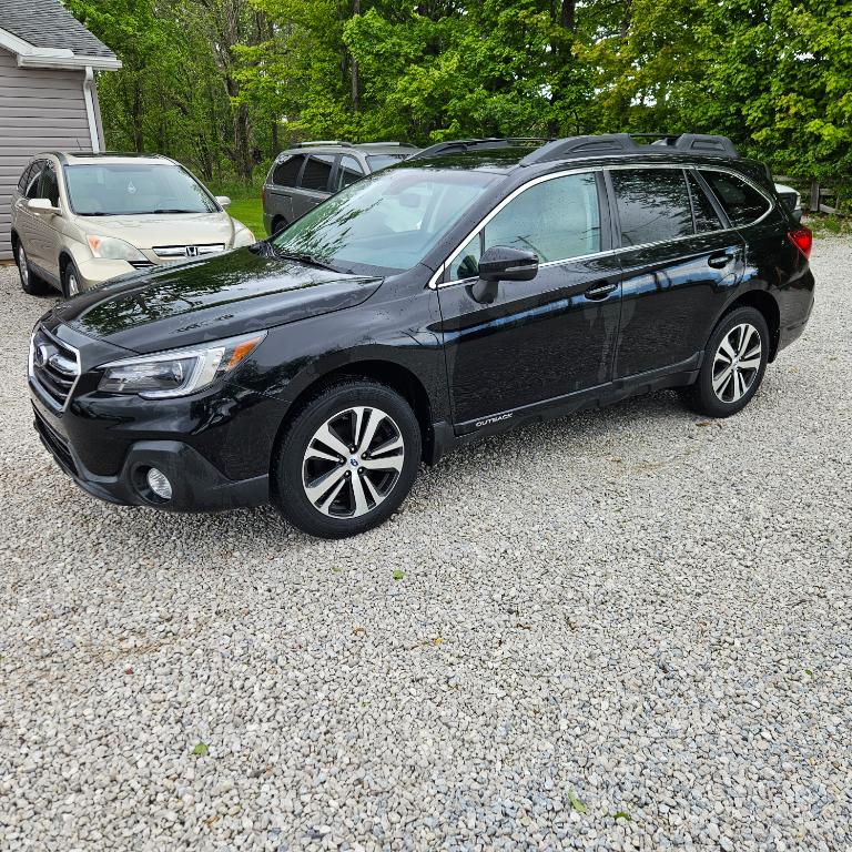 2018 Subaru Outback 2.5i Limited's photo