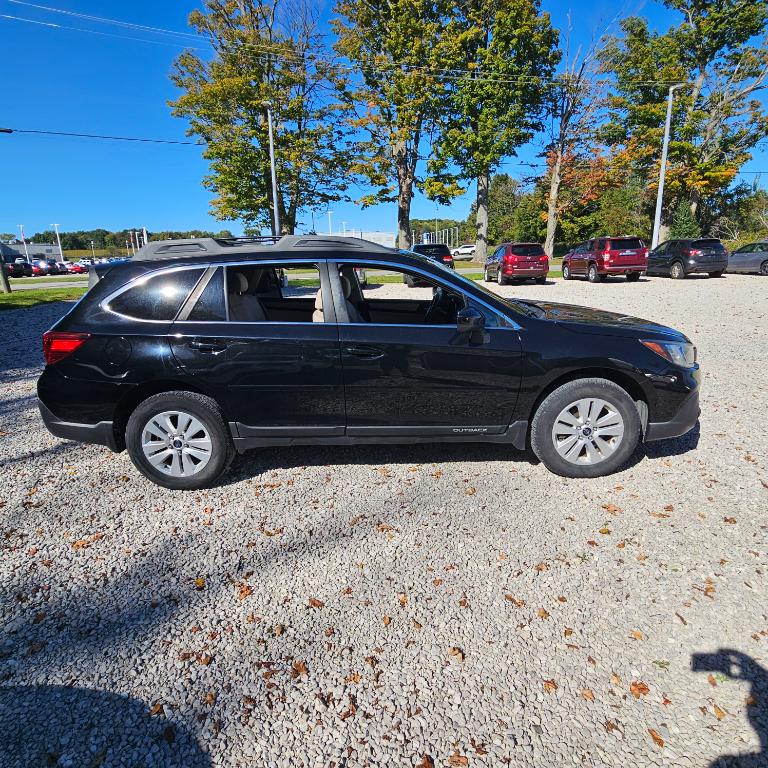 2018 Subaru Outback 2.5i Premium - Image 4