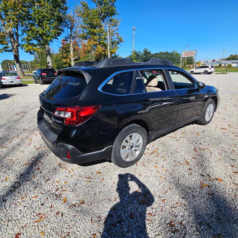 2018 Subaru Outback 2.5i Premium - Image 5