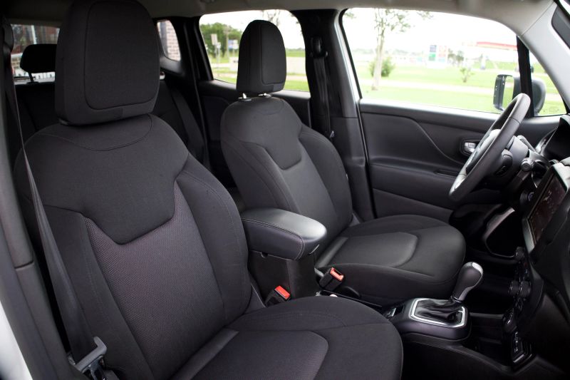 2023 Jeep Renegade Latitude - Photo 9