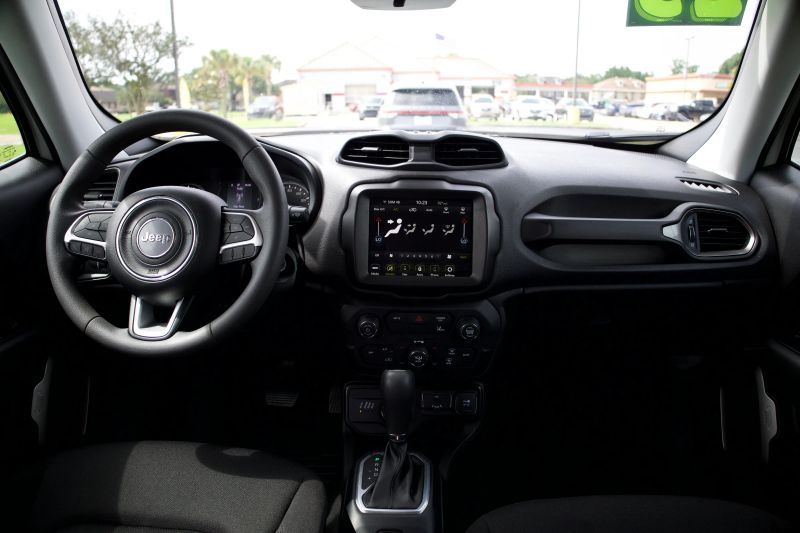 2023 Jeep Renegade Latitude - Photo 7