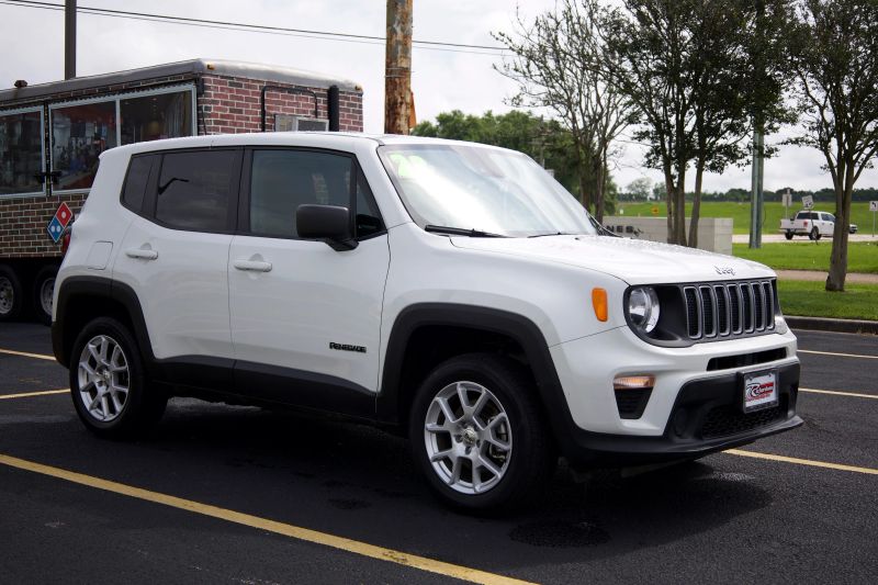 2023 Jeep Renegade Latitude 4x4's photo
