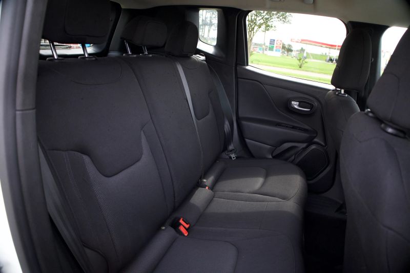 2023 Jeep Renegade Latitude - Photo 8
