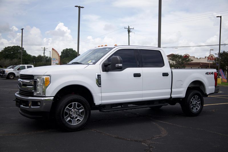 2017 Ford F-250 XLT 4x4 Crew Cab 8' Box's photo
