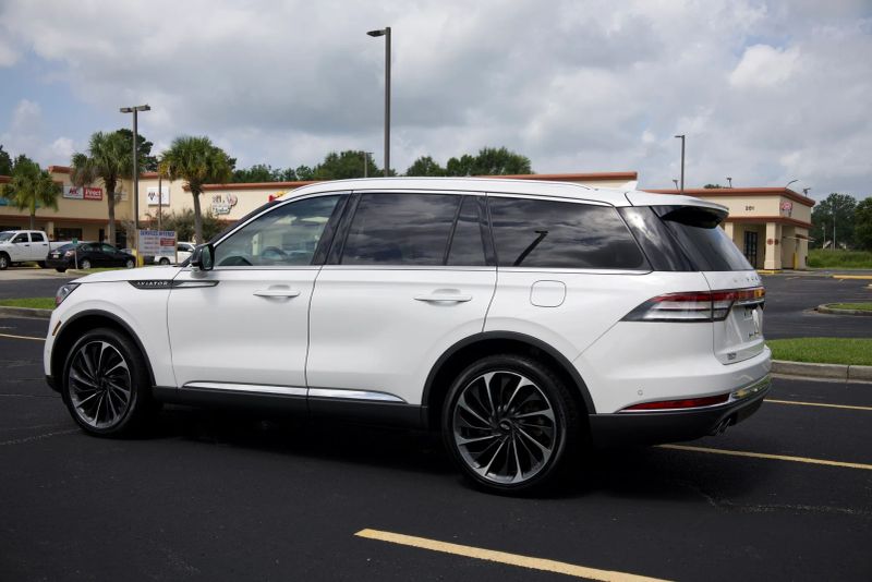 2022 Lincoln Aviator Reserve - Image 4
