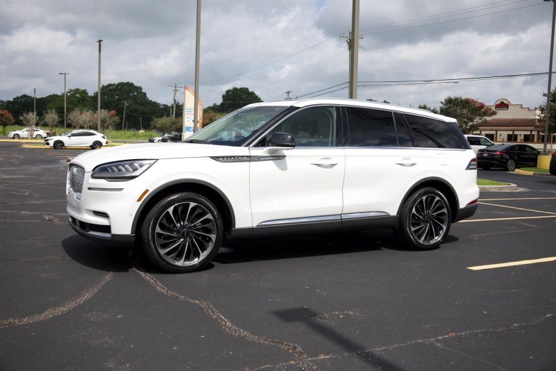 2022 Lincoln Aviator Reserve - Image 2