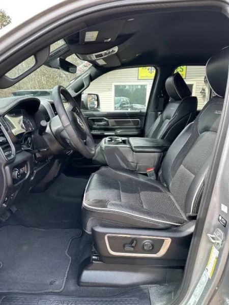 2025 Ram 1500 Laramie - Image 4