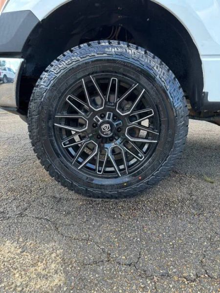 2019 Ford F-150 XLT - Image 4