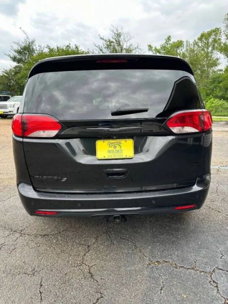 2019 Chrysler Pacifica Touring Plus - Image 4