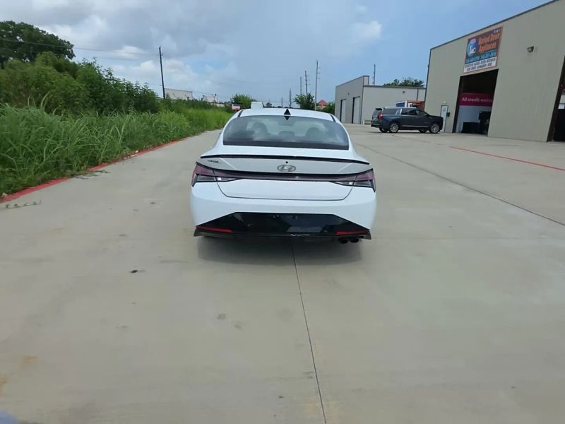 2022 Hyundai ELANTRA N Line - Image 2