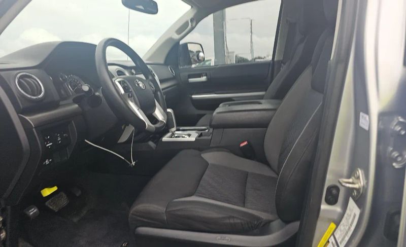 2014 Toyota Tundra SR5 - Image 5