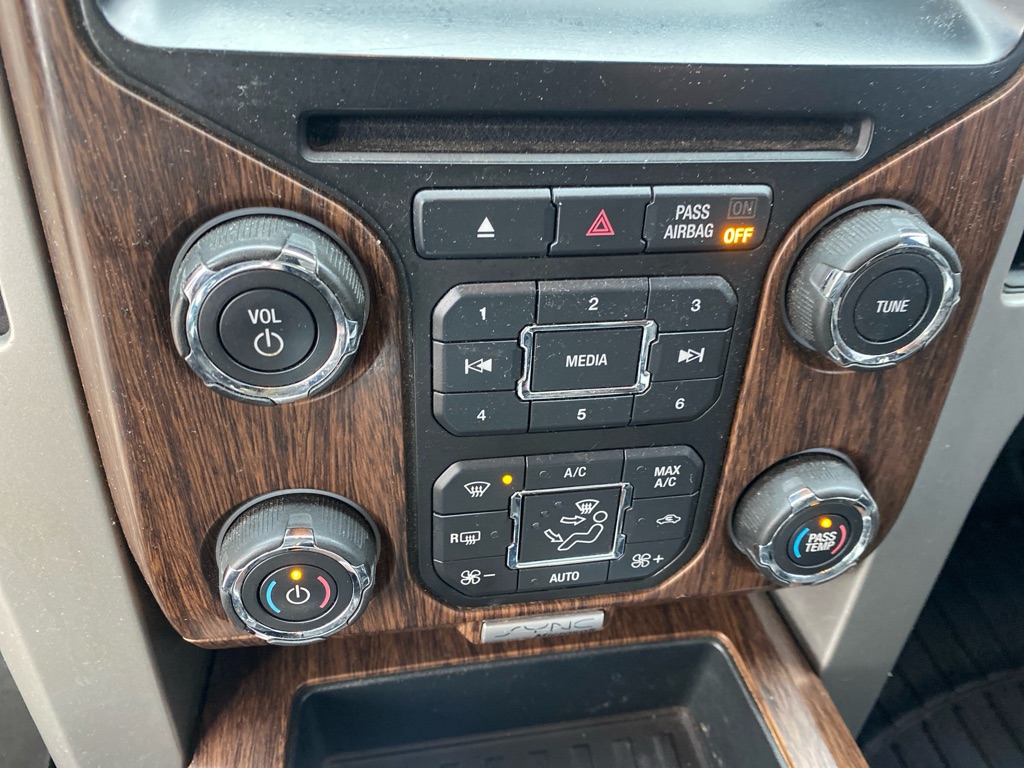 2013 Ford F-150 Lariat - Photo 18