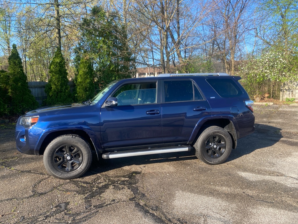 2017 Toyota 4Runner SR5 - Image 2