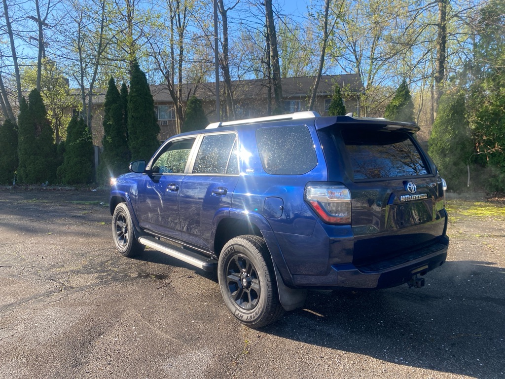 2017 Toyota 4Runner SR5 - Image 3