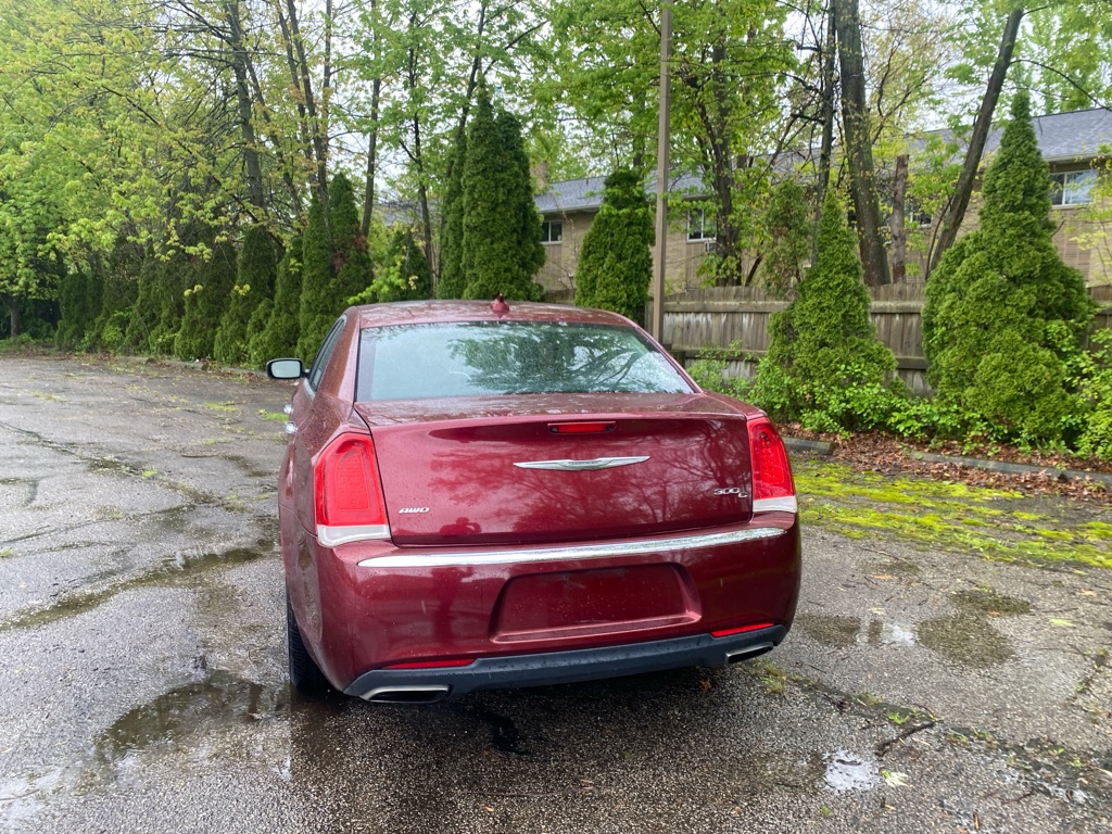 2016 Chrysler 300 C - Image 4