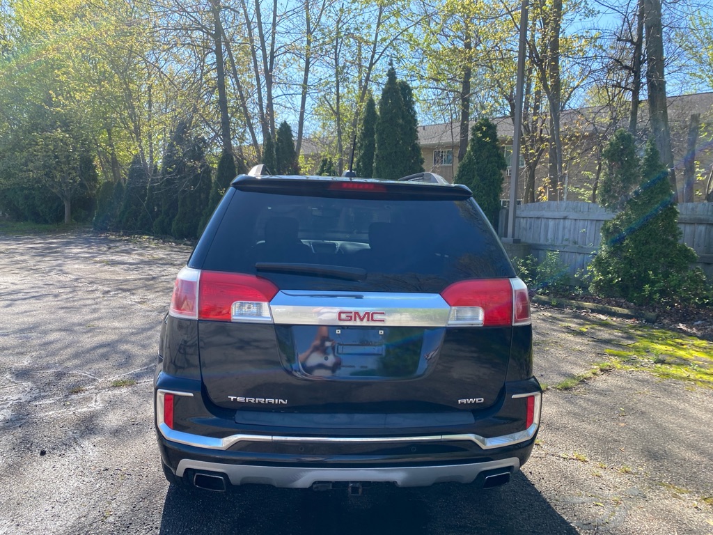 2017 GMC Terrain Denali - Image 4