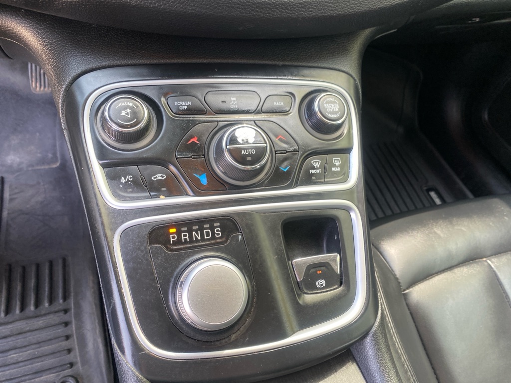 2016 Chrysler 200 C - Photo 15