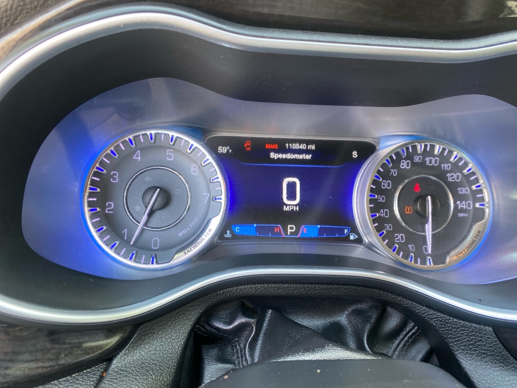 2016 Chrysler 200 C - Photo 11