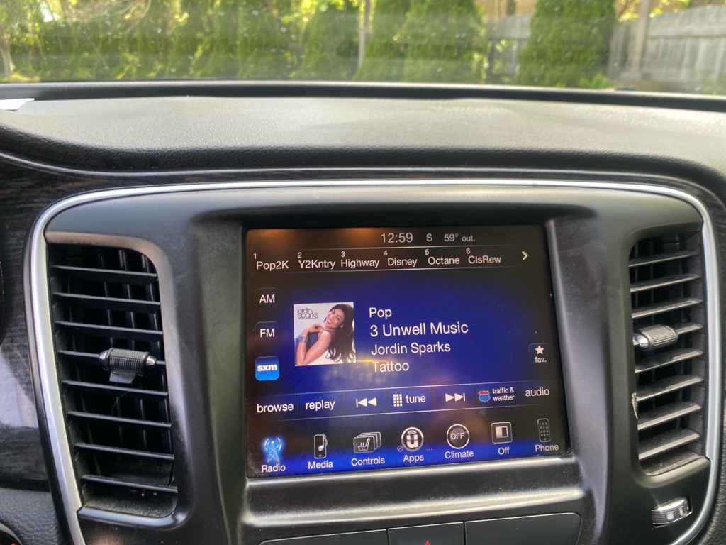 2016 Chrysler 200 C - Photo 12