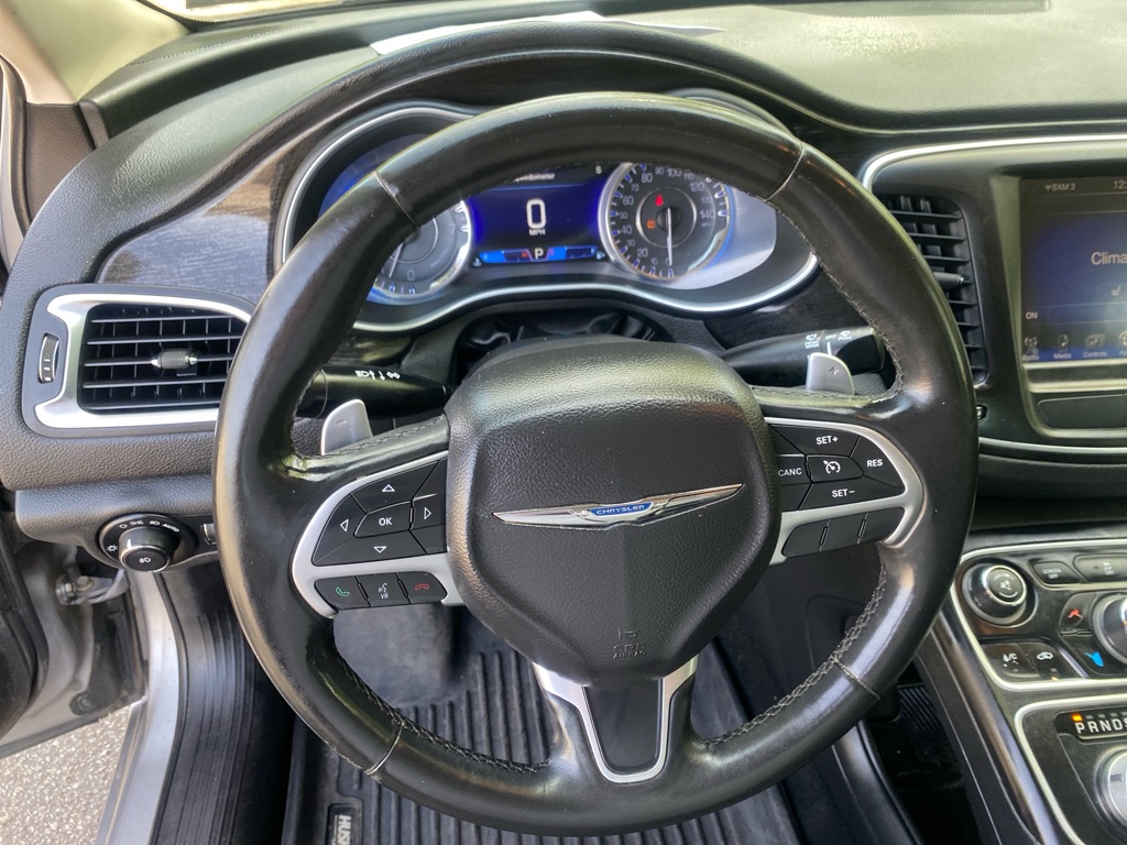 2016 Chrysler 200 C - Photo 10
