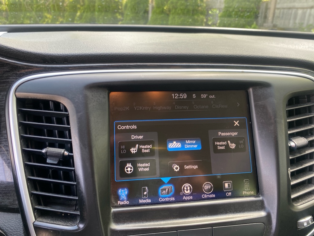 2016 Chrysler 200 C - Photo 13